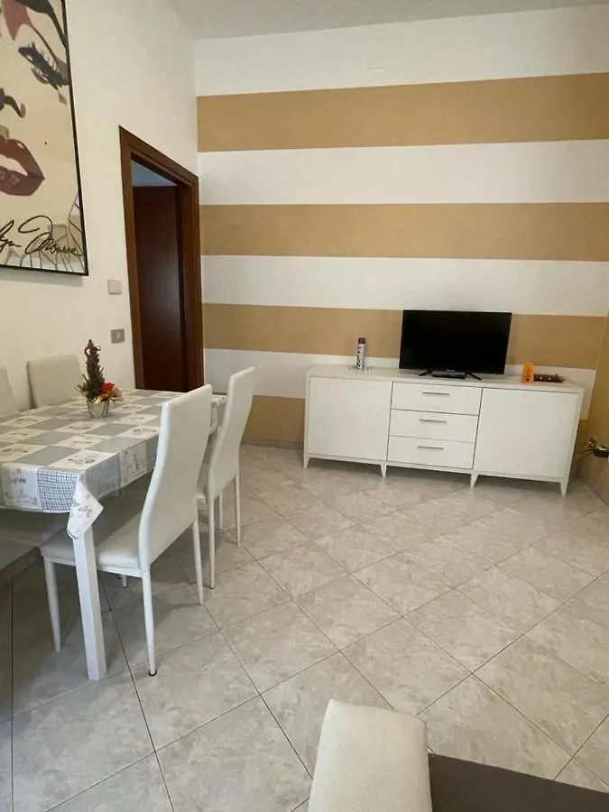 Marilyn House Apartment Desenzano del Garda Italy