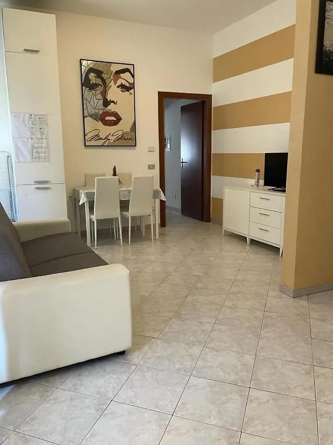 Marilyn House Apartment Desenzano del Garda Italy