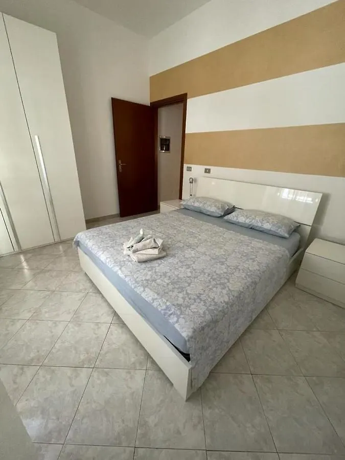 Апартаменты Marilyn House Дезенцано-дель-Гарда 0*,  Италия